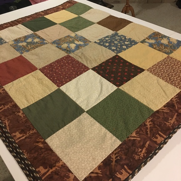 Fall Design Handmade Quilt - Picture 4 of 16